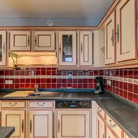 Apartment President, Alpes Agency, Central Chamonix, Sleeps 12 Апартаменты Шамони