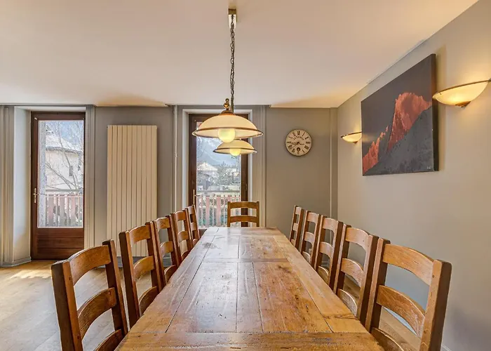 Apartment President, Alpes Agency, Central Chamonix, Sleeps 12