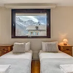 Apartment Apartment President, Alpes Agency, Central Chamonix, Sleeps 12 Chamonix