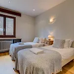 Apartment Apartment President, Alpes Agency, Central Chamonix, Sleeps 12 Chamonix