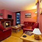 Apartment President, Alpes Agency, Central Chamonix, Sleeps 12 Apartment Chamonix