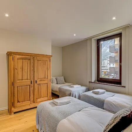 Apartment President, Alpes Agency, Central Chamonix, Sleeps 12 Apartment