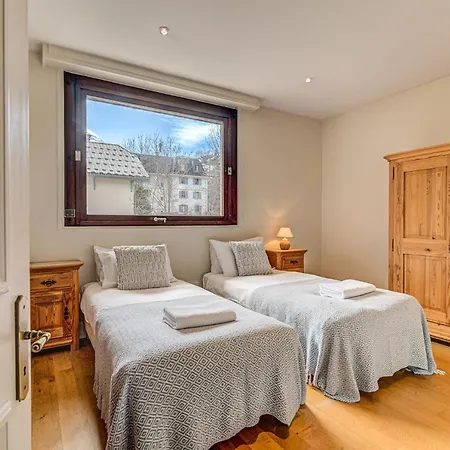 Apartment Apartment President - Alpes Travel - Central Chamonix - Sleeps 12 Chamonix