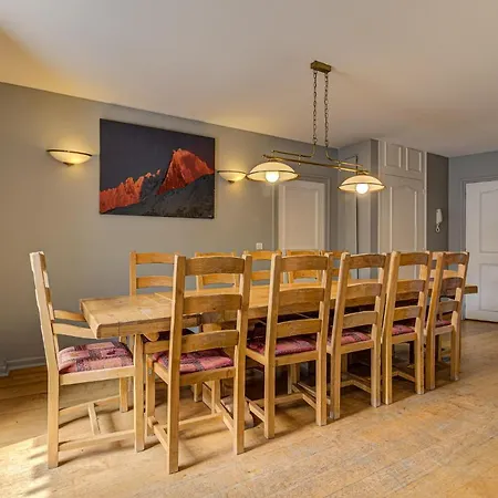 Apartment President, Alpes Agency, Central Chamonix, Sleeps 12 Apartment Chamonix
