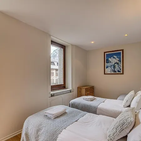 Apartment President, Alpes Agency, Central Chamonix, Sleeps 12 Chamonix