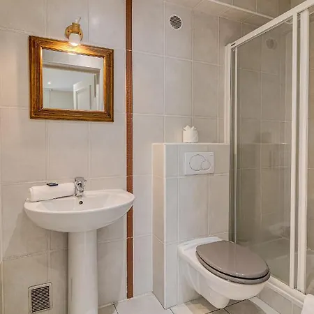 Apartment President - Alpes Travel - Central Chamonix - Sleeps 12 Chamonix