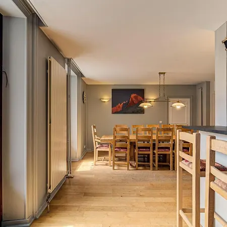 Apartment President - Alpes Travel - Central Chamonix - Sleeps 12 Chamonix