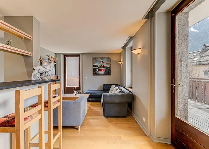 Apartment President, Alpes Agency, Central Chamonix, Sleeps 12