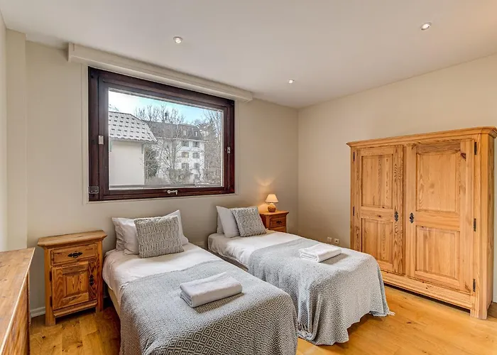 Apartment President, Alpes Agency, Central Chamonix, Sleeps 12