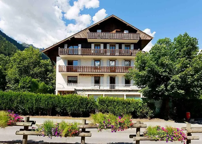 Apartment President, Alpes Agency, Central Chamonix, Sleeps 12 *