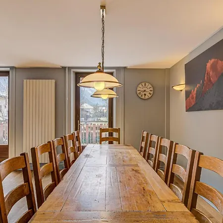 President, Alpes Agency, Chamonix, Sleeps 12