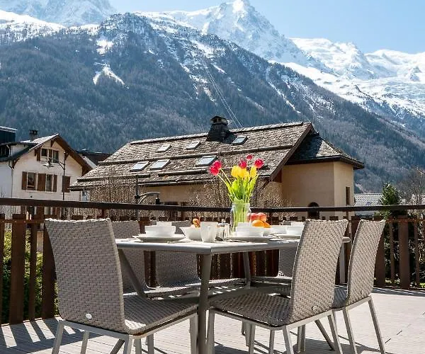 Apartment President - Alpes Travel - Central Chamonix - Sleeps 12 Chamonix